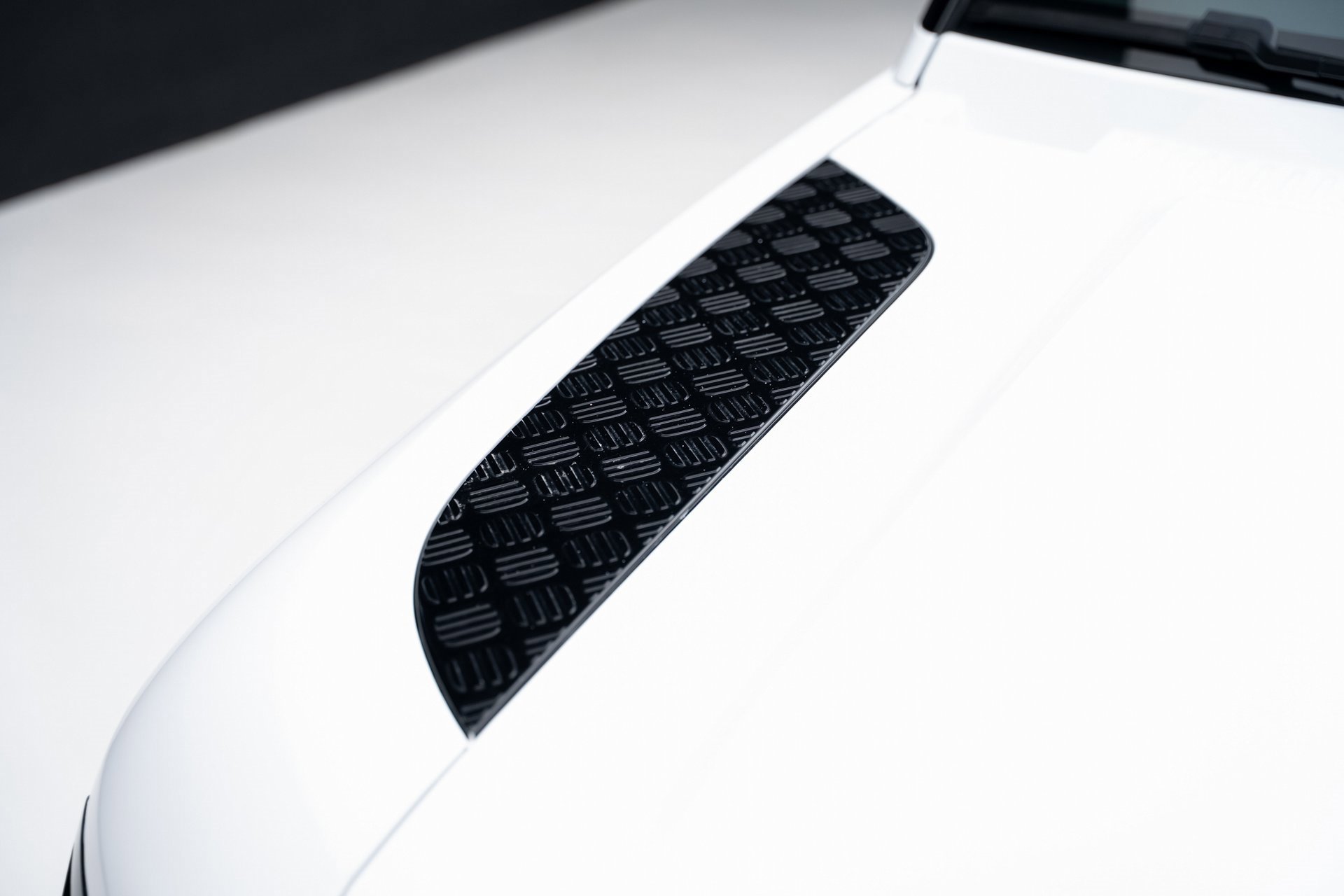 Used 2023 Land Rover Defender 130 SE image 14