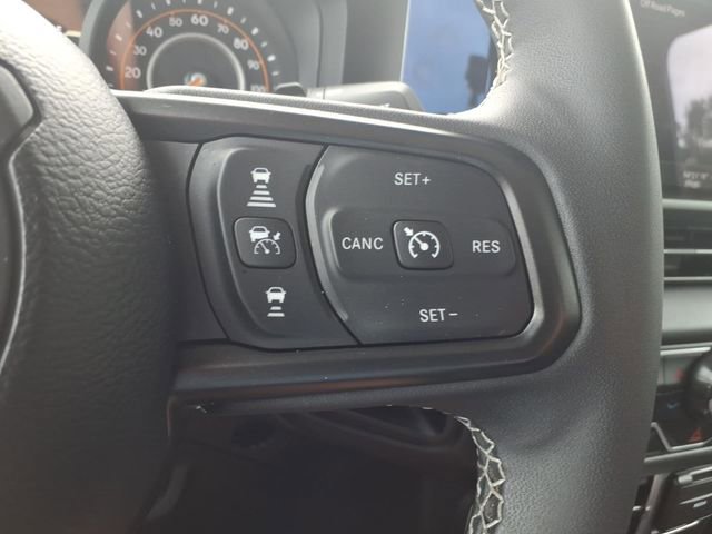 Used 2025 Jeep Wrangler Unlimited Rubicon w/ Convenience Group AWD/4WD image 24