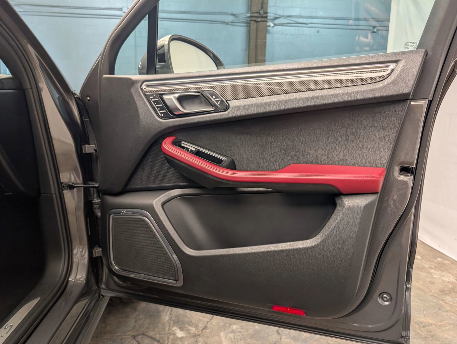 Used 2015 Porsche Macan S AWD/4WD image 23