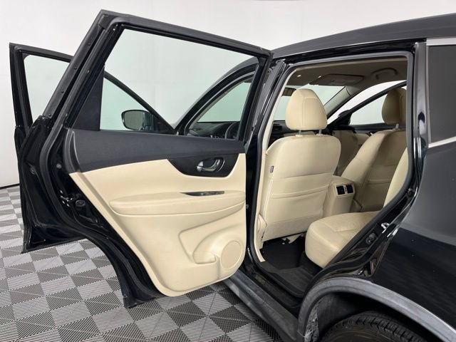 Used 2017 Nissan Rogue S FWD image 40