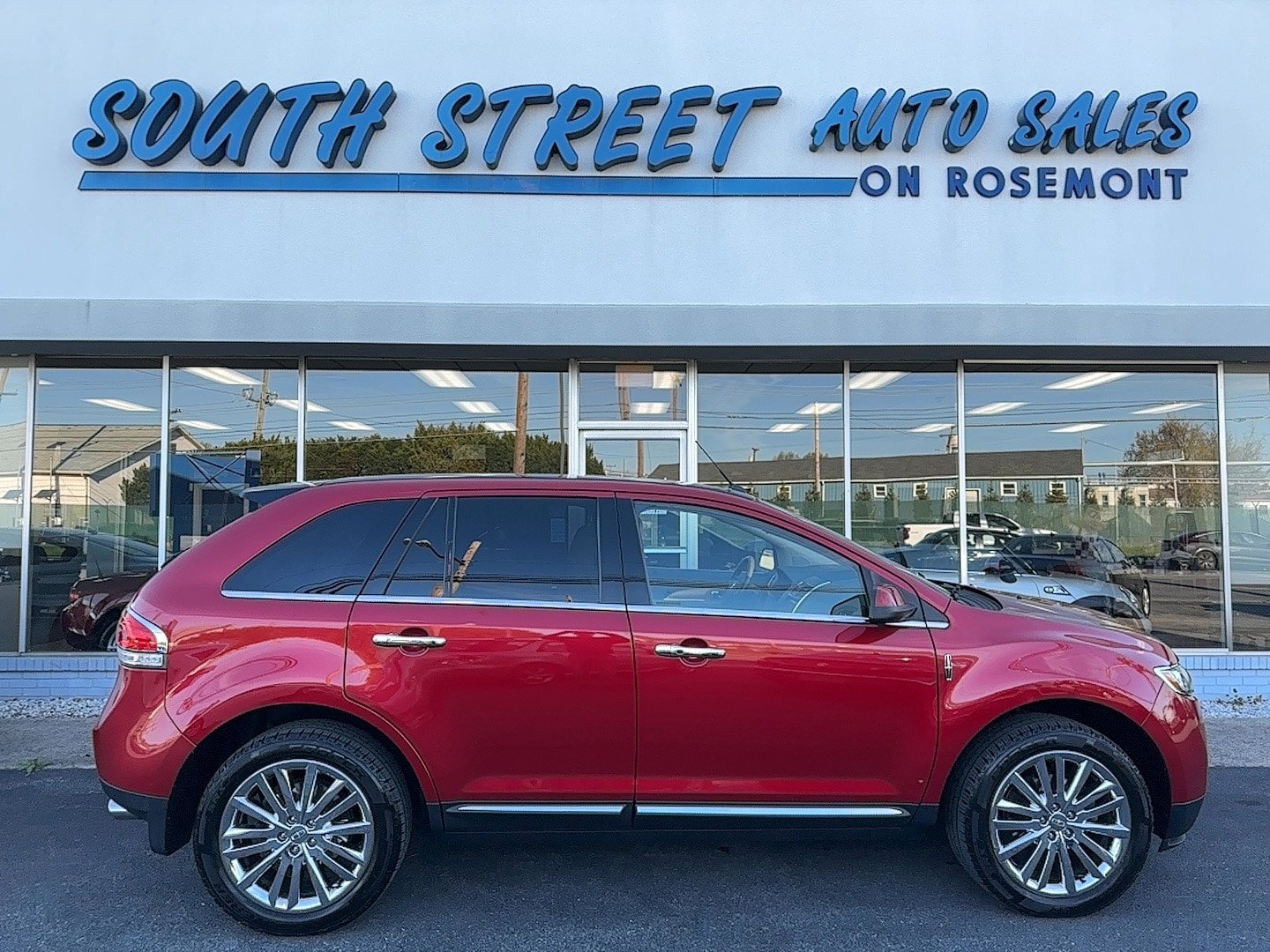 Used 2011 Lincoln MKX AWD w/ 102A Rapid Spec Order Code image 1