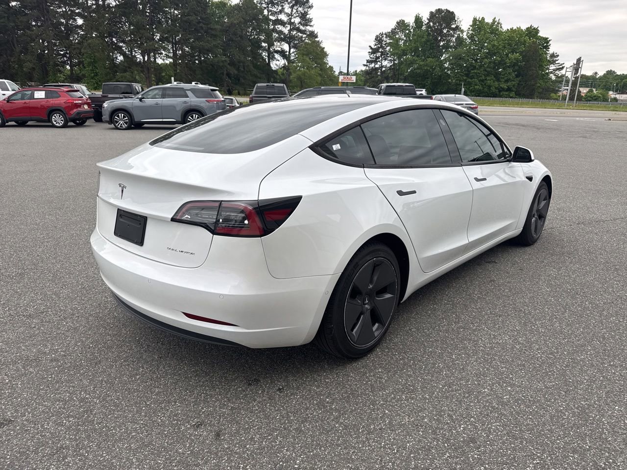 Used 2022 Tesla Model 3 Long Range AWD/4WD image 7