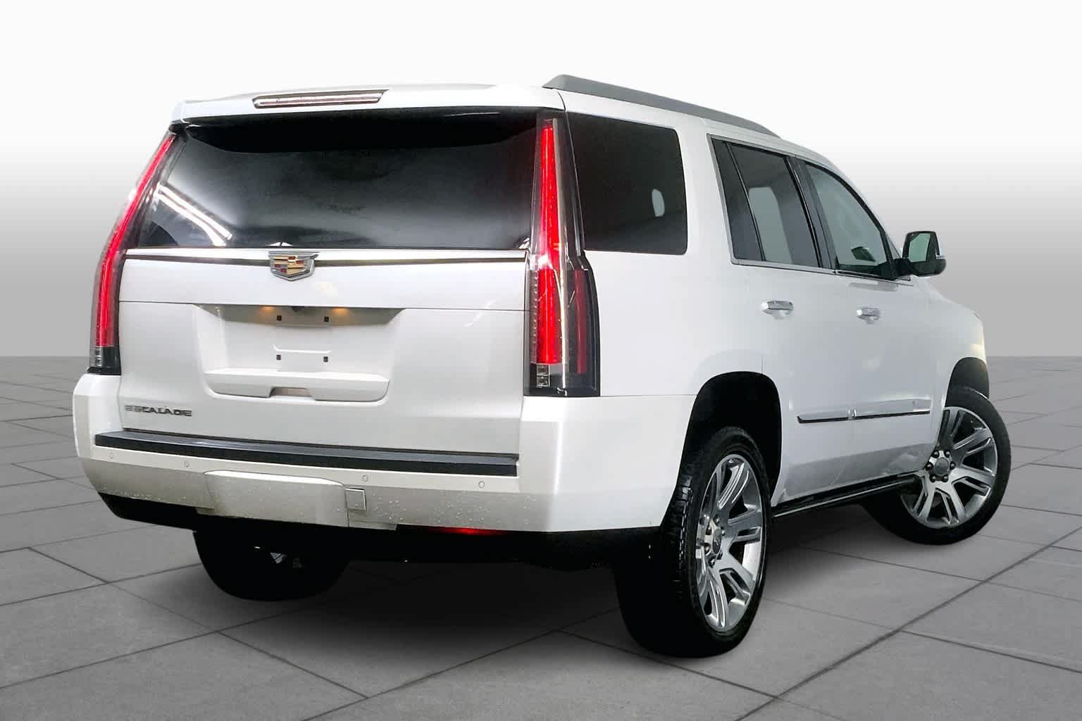 Used 2016 Cadillac Escalade Premium AWD/4WD image 12