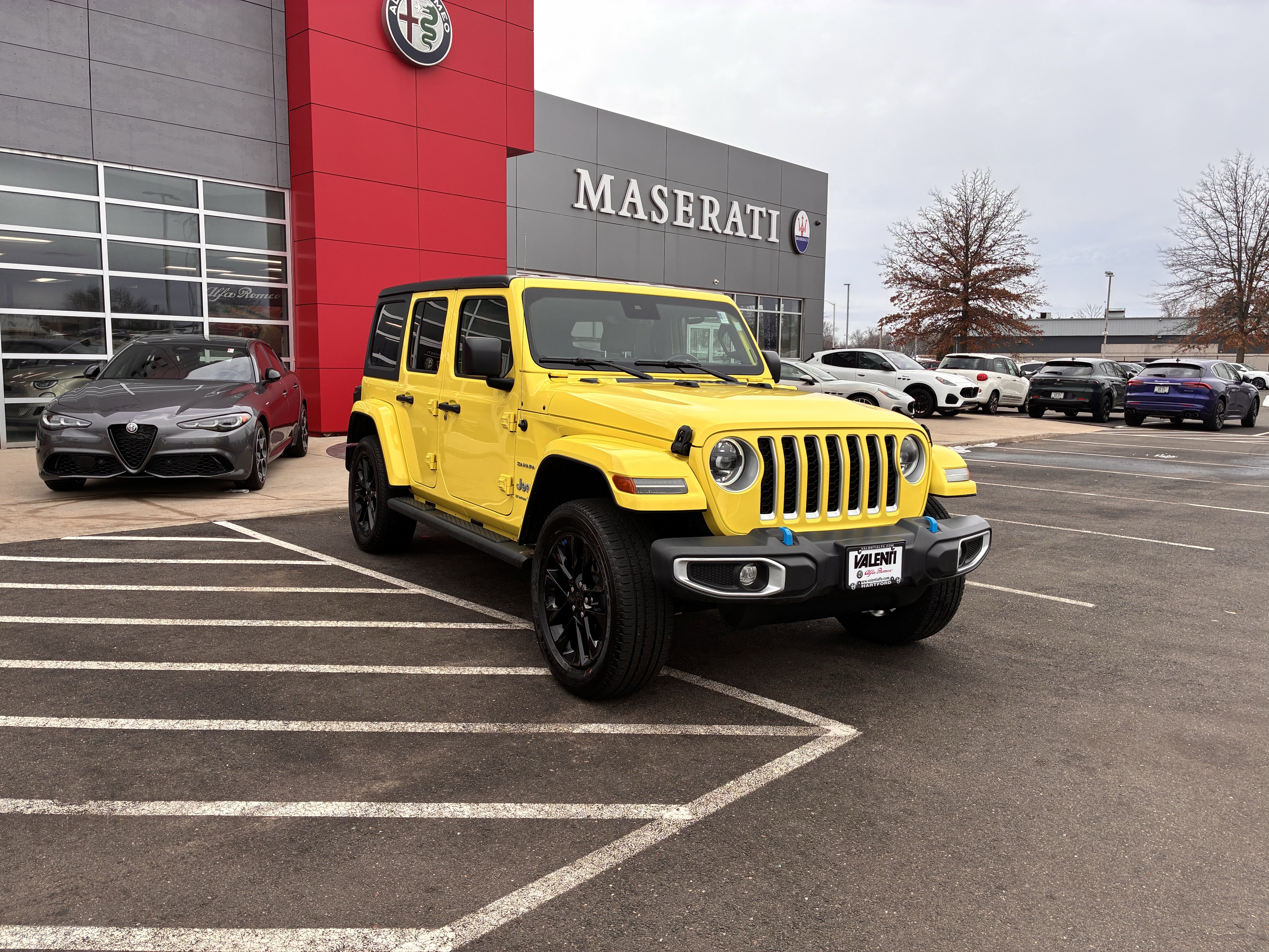 Used 2023 Jeep Wrangler Unlimited Sahara w/ Dual Top Group image 4