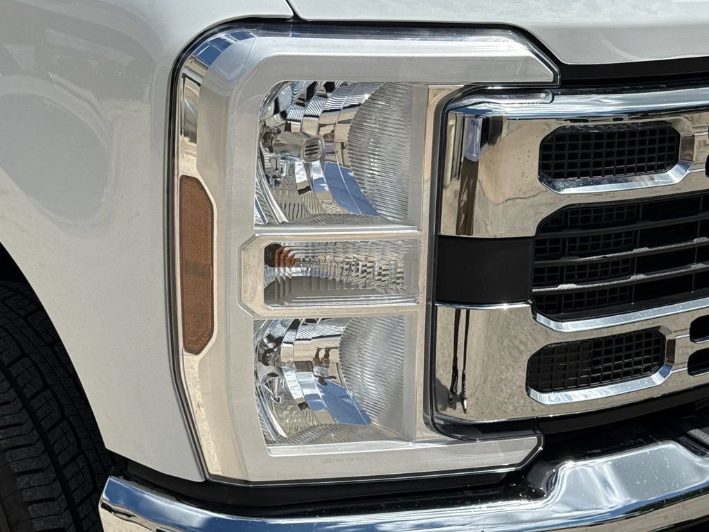 Used 2026 Ford F250 XLT AWD/4WD image 4