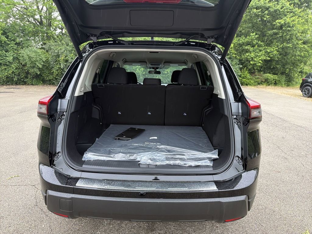 New 2026 Nissan Rogue SV w/ Cold Weather Package AWD/4WD image 15
