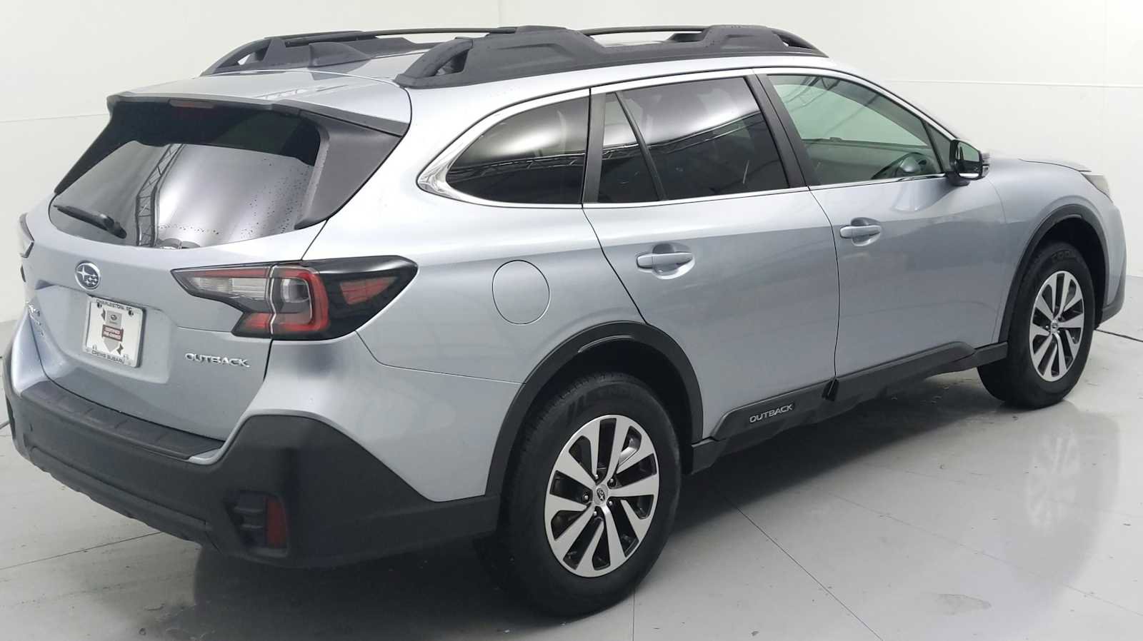 Certified 2022 Subaru Outback Premium image 10
