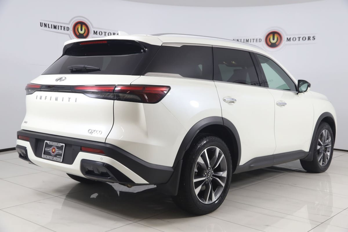 Used 2025 INFINITI QX60 Luxe AWD/4WD image 3