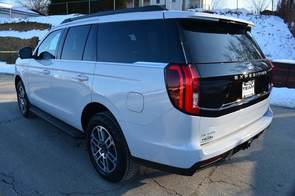 New 2026 Ford Expedition Active AWD/4WD image 4