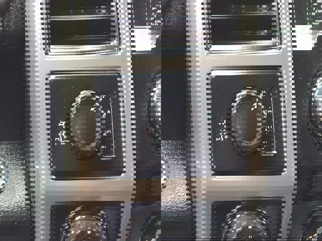 Used 2017 Ford F150 Lariat w/ Equipment Group 501A Mid image 23