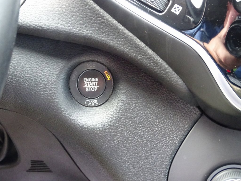 Used 2020 Jeep Cherokee Limited image 34