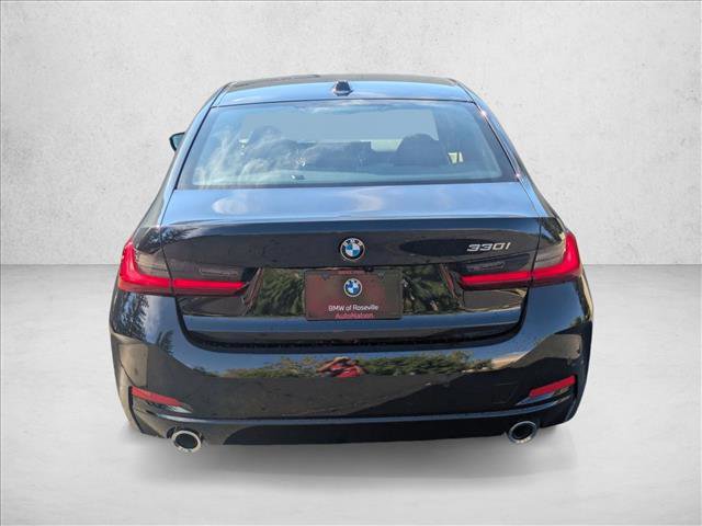 Used 2025 BMW 330i Sedan w/ Premium Package RWD image 8