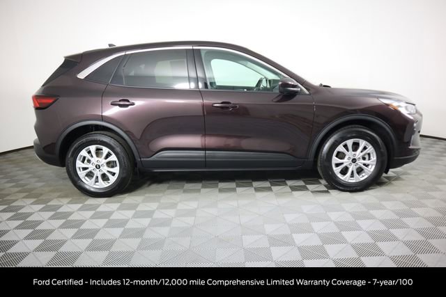 Used 2023 Ford Escape Active w/ Tech Pack #2 AWD/4WD image 3