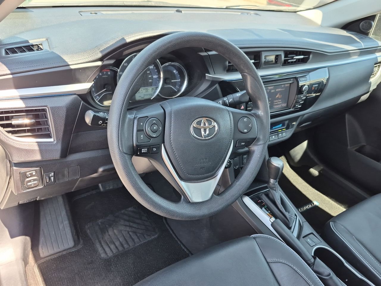 Used 2014 Toyota Corolla LE Premium w/ Driver Convenience Package FWD image 10