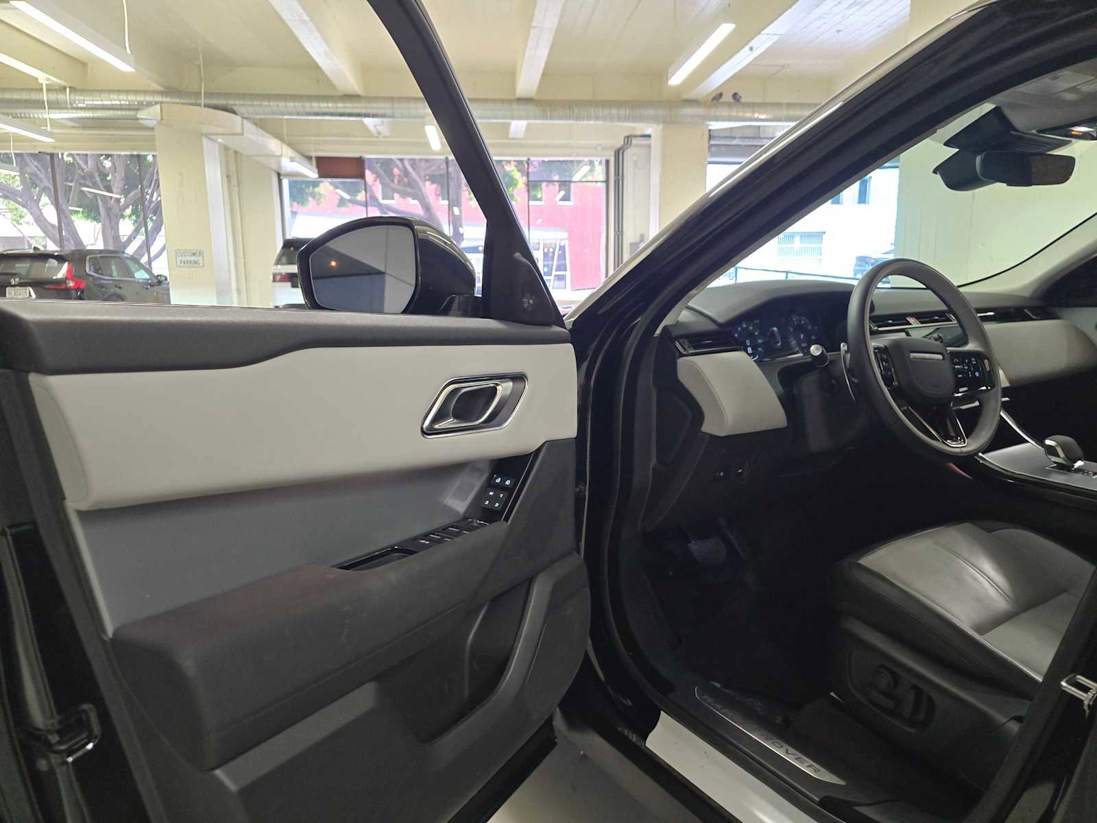 Certified 2025 Land Rover Range Rover Velar S image 18