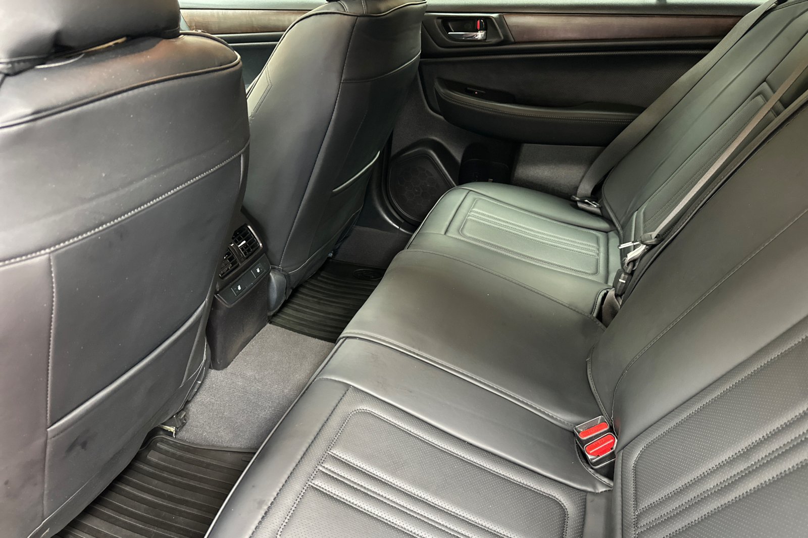 Used 2017 Subaru Outback 2.5i Limited AWD/4WD image 16