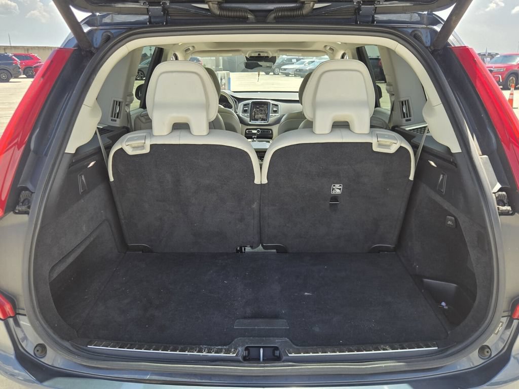Used 2020 Volvo XC90 T6 Momentum AWD/4WD image 16