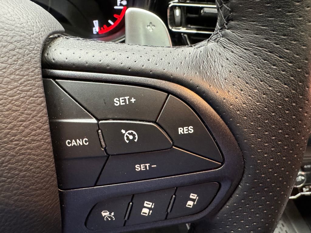 Used 2025 Dodge Durango R/T AWD/4WD image 17