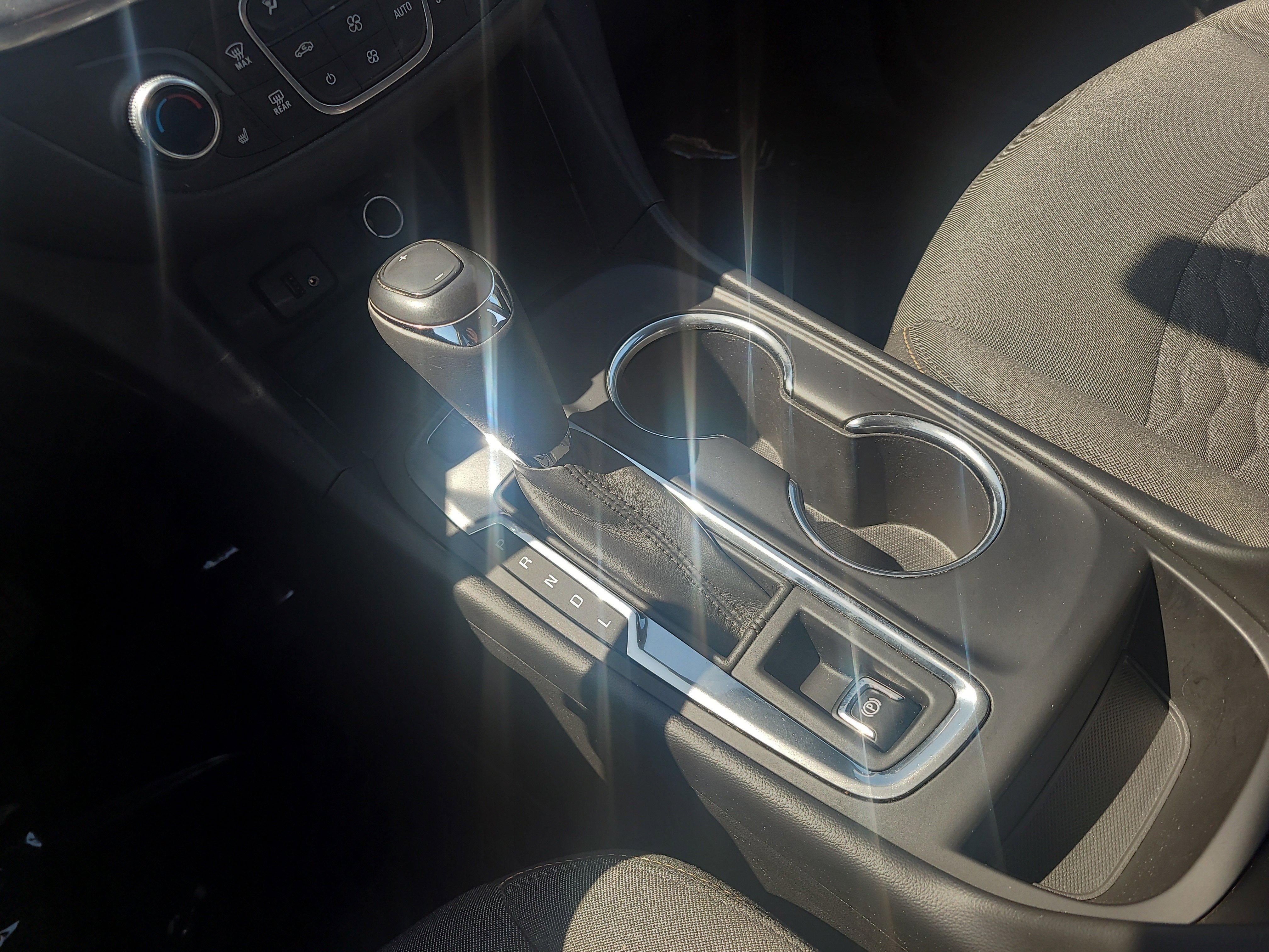 Used 2018 Chevrolet Equinox LT AWD/4WD image 21