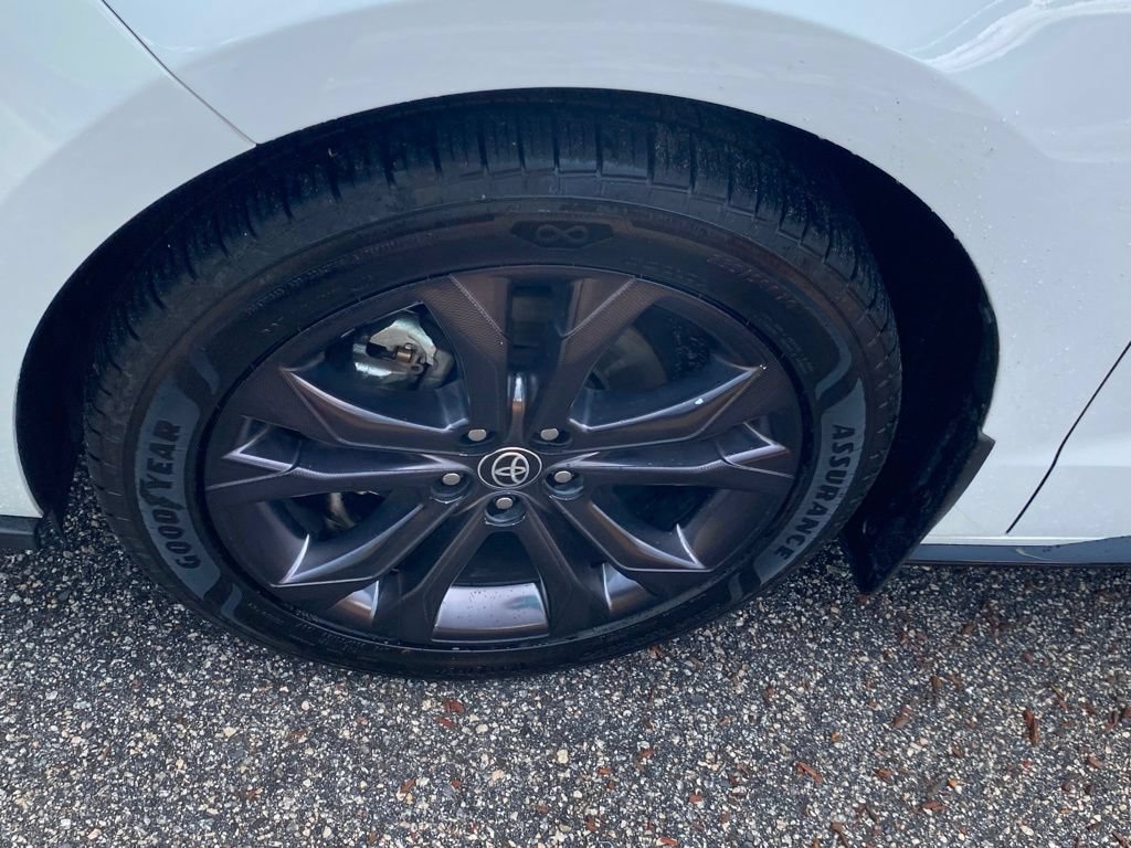 Used 2023 Toyota Sienna XSE FWD image 22
