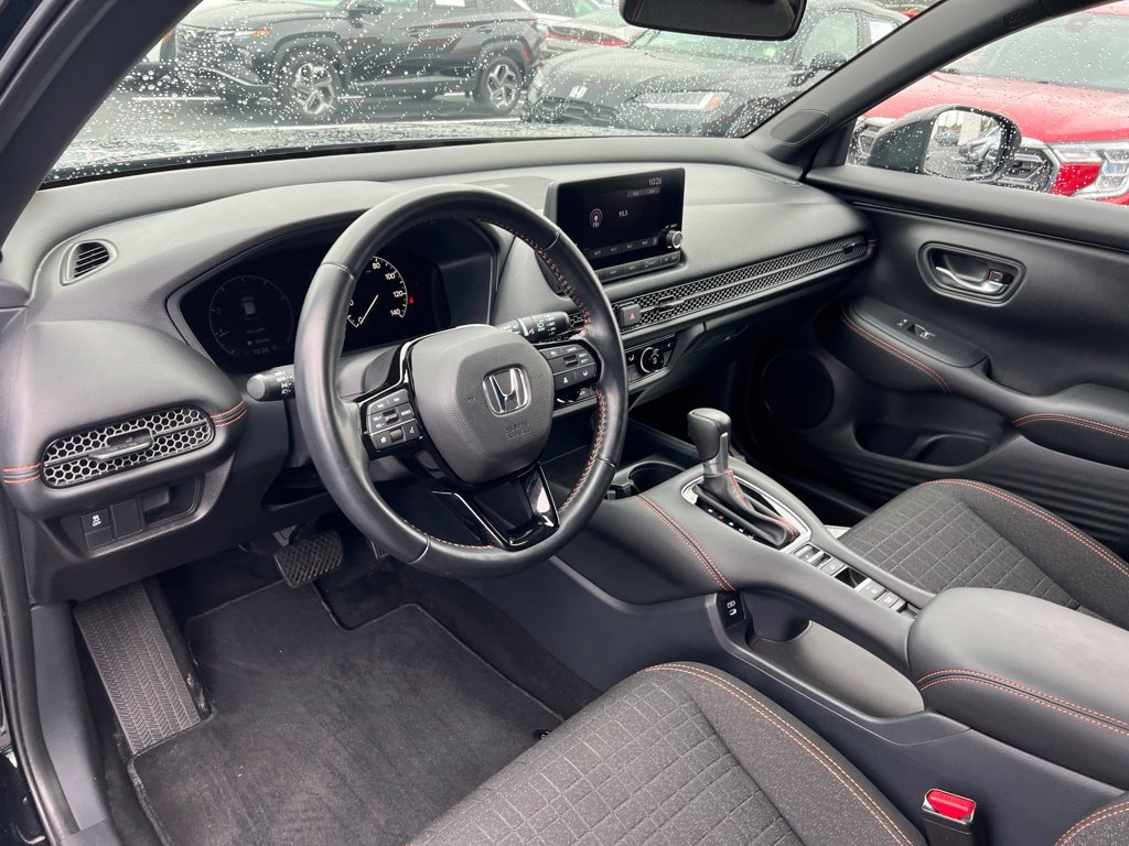 Used 2025 Honda HR-V Sport image 9