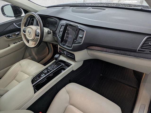 Used 2020 Volvo XC90 T6 Momentum w/ Protection Package Premier image 20