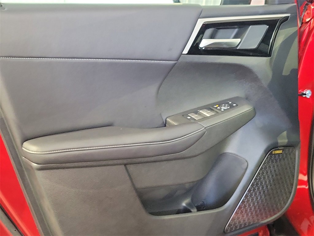 New 2025 Mitsubishi Outlander SE image 14