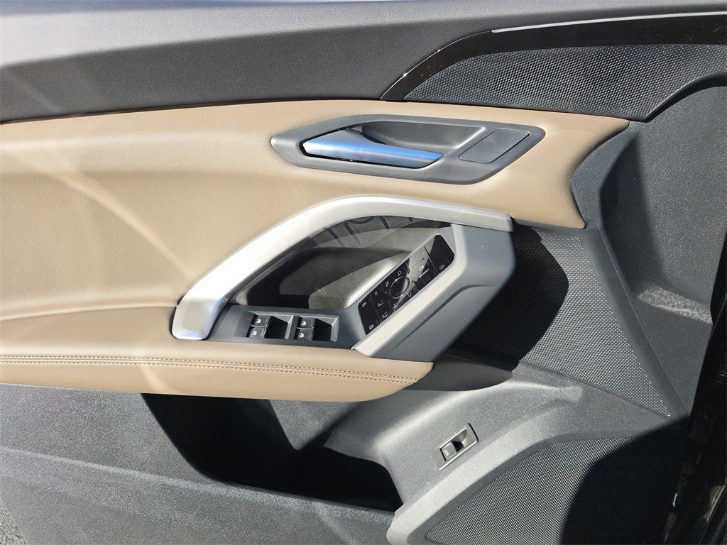 New 2025 Audi Q5 Premium image 18