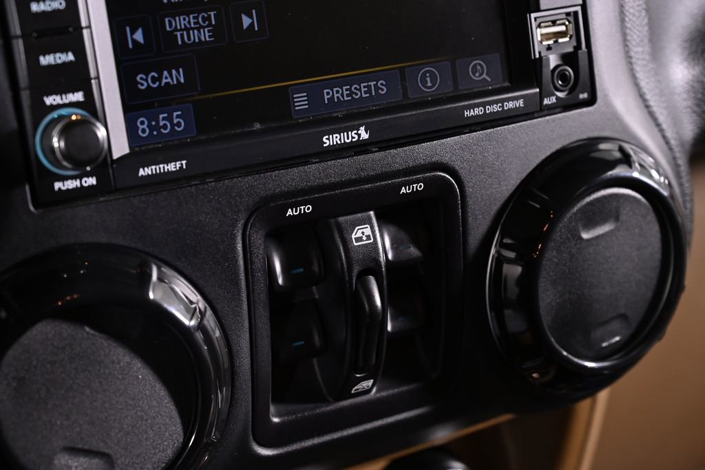 Used 2015 Jeep Wrangler Unlimited Sahara w/ Dual Top Group AWD/4WD image 19