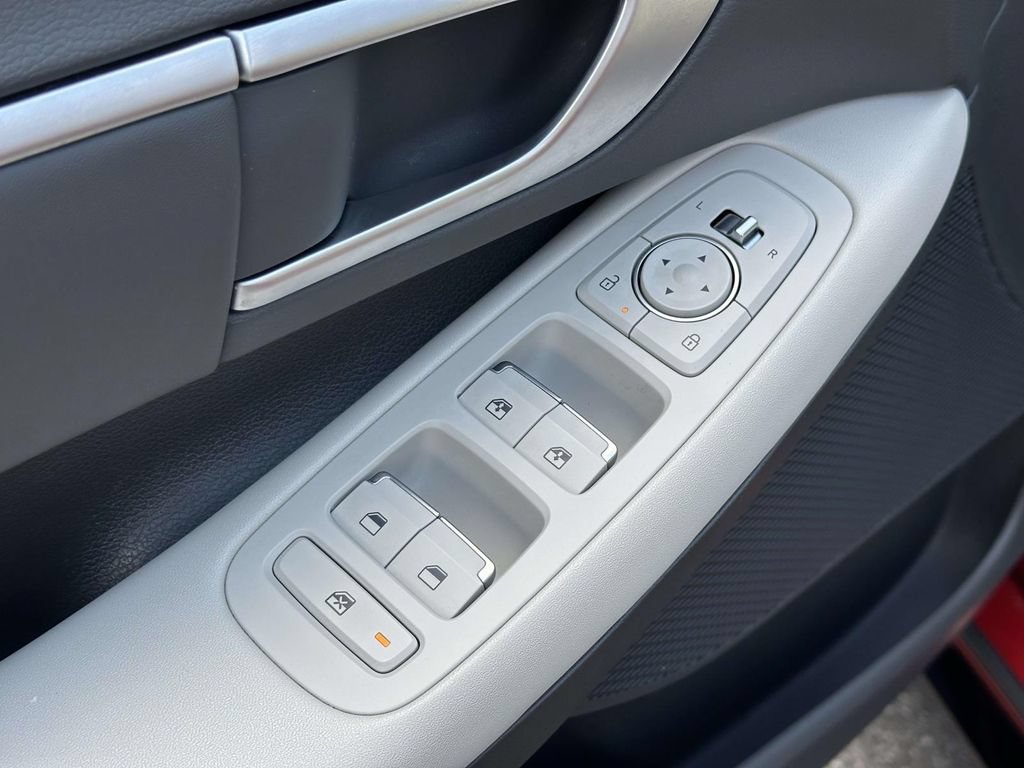 Certified 2025 Hyundai Sonata SEL FWD image 16