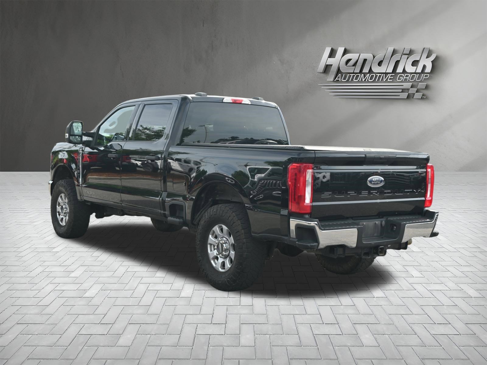 Used 2023 Ford F250 XLT AWD/4WD image 7