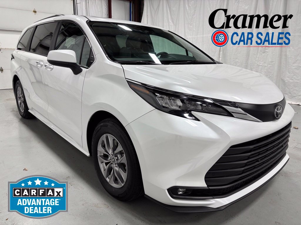 Used 2026 Toyota Sienna XLE AWD/4WD image 1