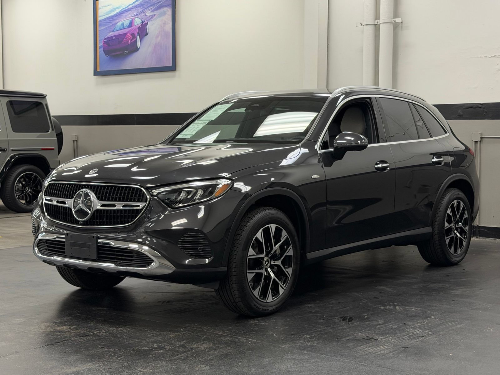 Used 2025 Mercedes-Benz GLC 350e 4MATIC image 6