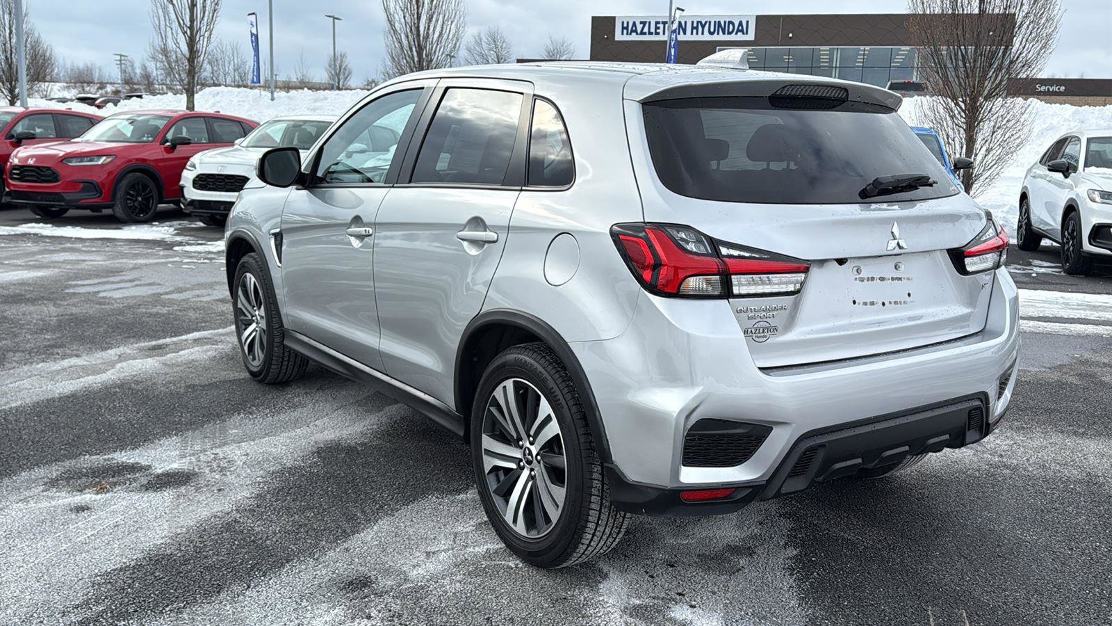 Used 2024 Mitsubishi Outlander Sport SE image 9