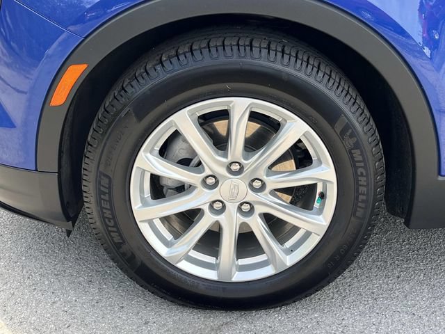Used 2021 Cadillac XT4 Luxury w/ Cold Weather Package FWD image 9