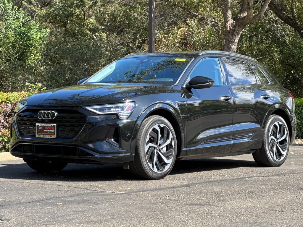 Used 2024 Audi Q8 e-tron Premium Plus w/ Premium Plus Package AWD/4WD image 11