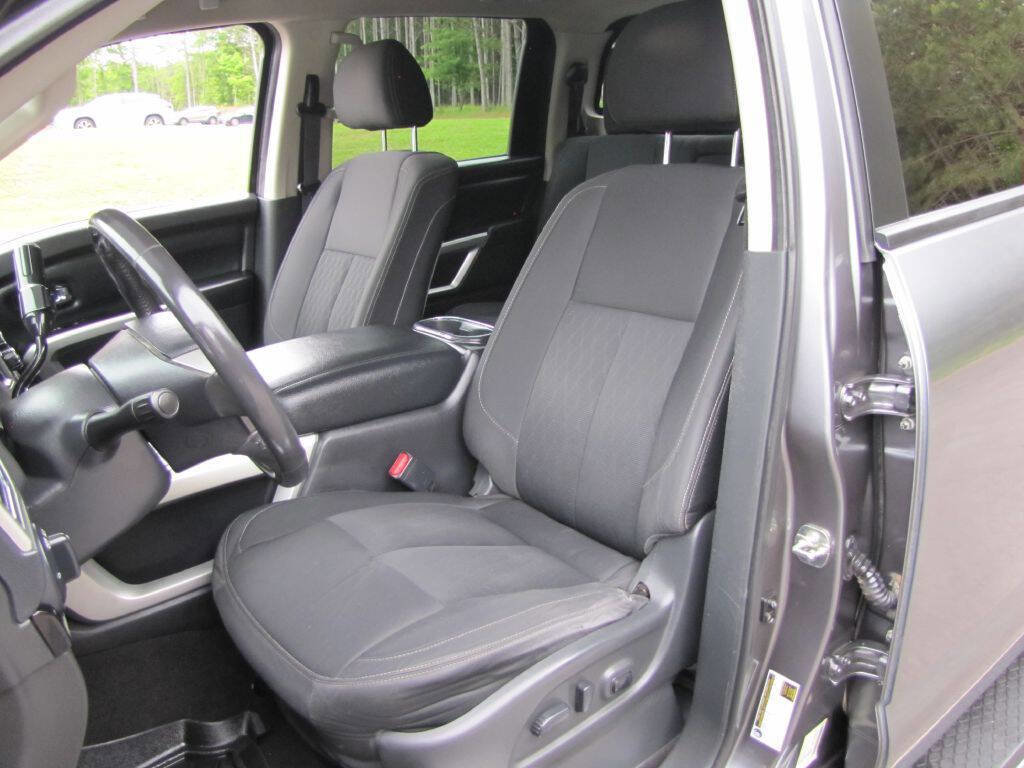 Used 2017 Nissan Titan SV AWD/4WD image 21