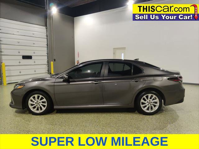 Used 2024 Toyota Camry LE FWD image 4