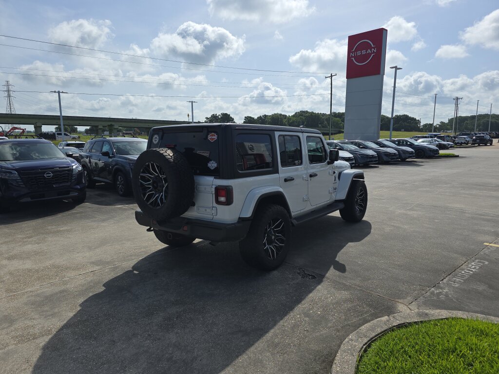 Used 2023 Jeep Wrangler Unlimited Sahara AWD/4WD image 6
