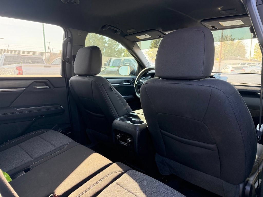 Used 2025 GMC Acadia Elevation FWD image 7