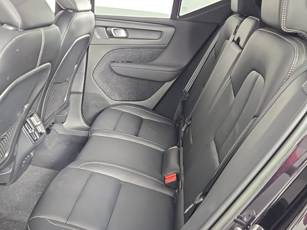 Certified 2023 Volvo XC40 B5 Plus w/ Driver Assist Package AWD/4WD image 20