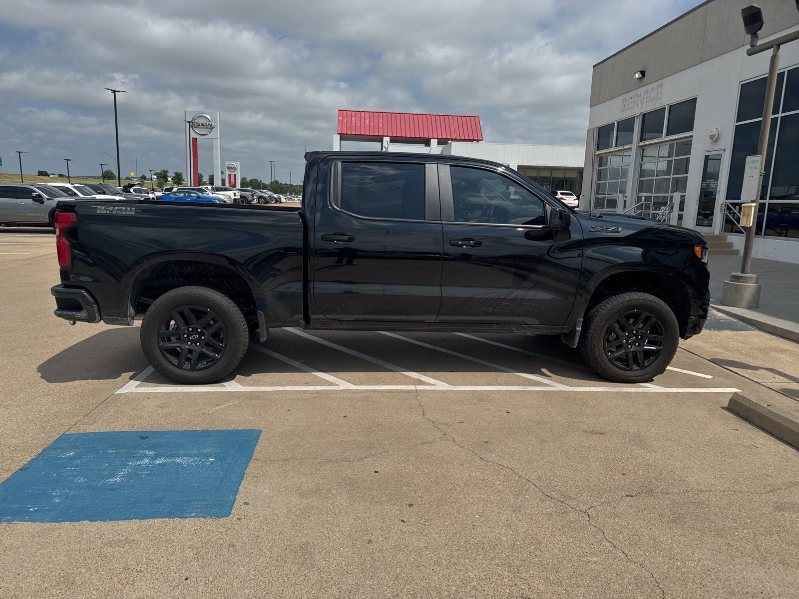 Used 2026 Chevrolet Silverado 1500 LT Trail Boss w/ Convenience Package II image 6