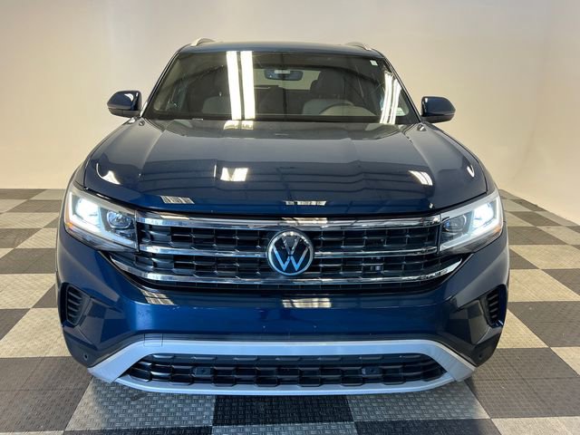 Certified 2022 Volkswagen Atlas Cross Sport SE AWD/4WD image 2