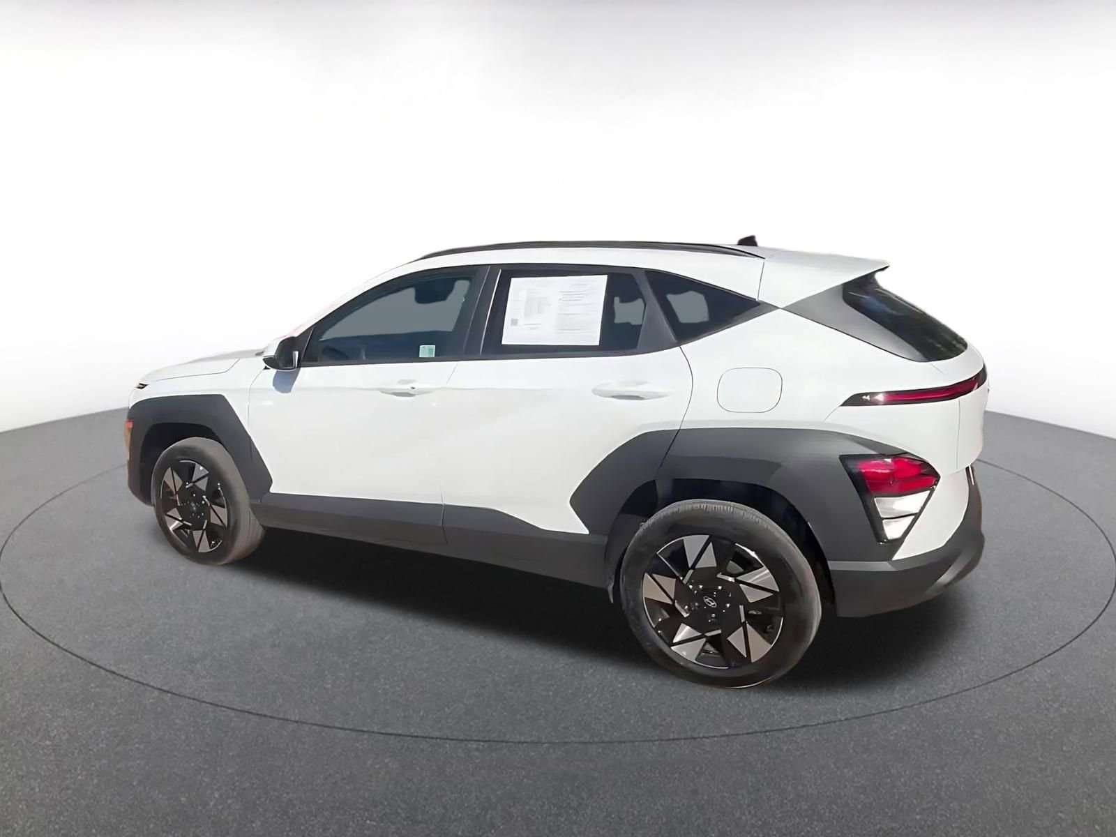 Used 2025 Hyundai Kona SEL image 10