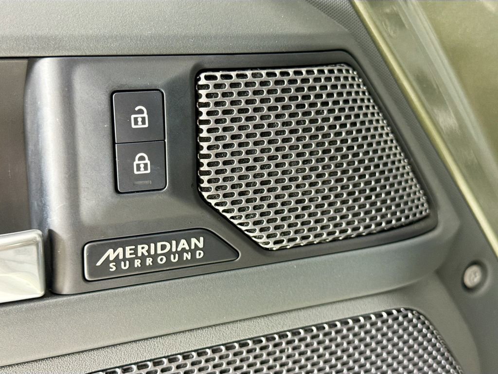 Used 2023 Land Rover Defender 110 X-Dynamic SE image 23