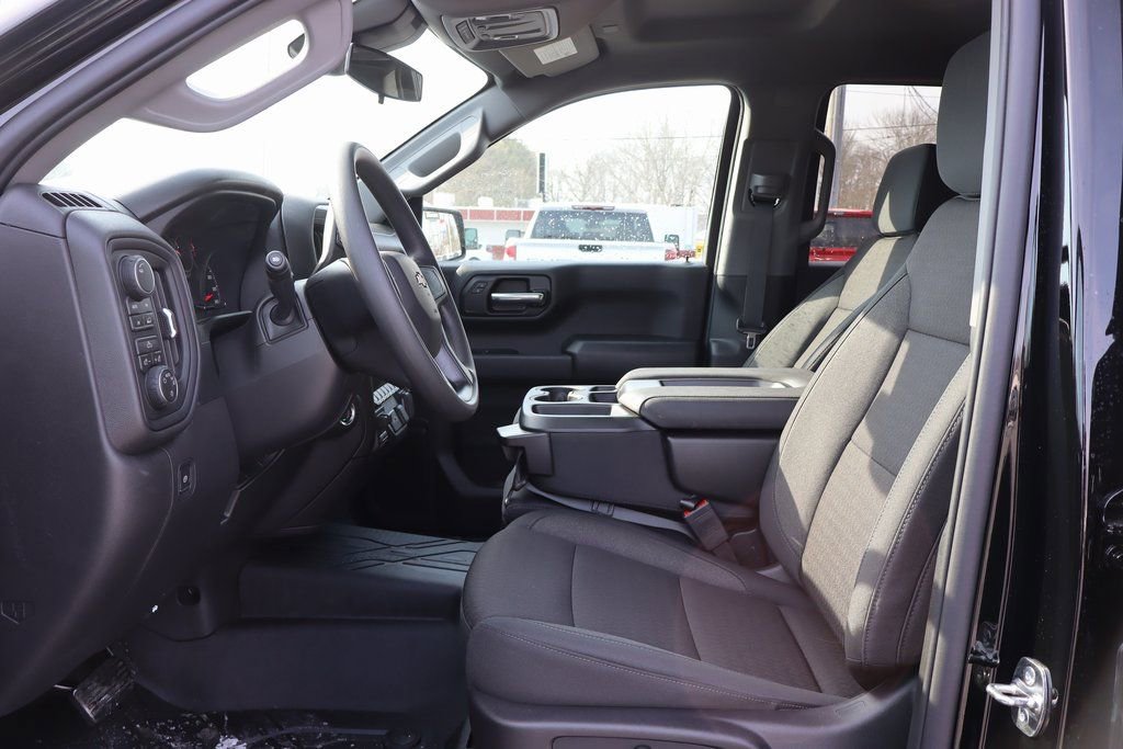 New 2026 Chevrolet Silverado 1500 Custom w/ Turbomax Blackout Package image 5