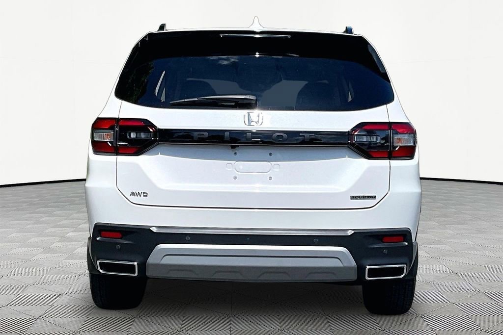 Certified 2025 Honda Pilot Touring image 7
