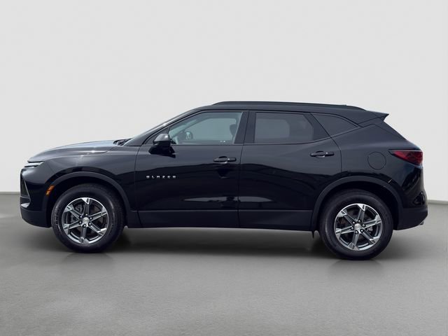 Used 2024 Chevrolet Blazer LT w/ Convenience Package FWD image 3