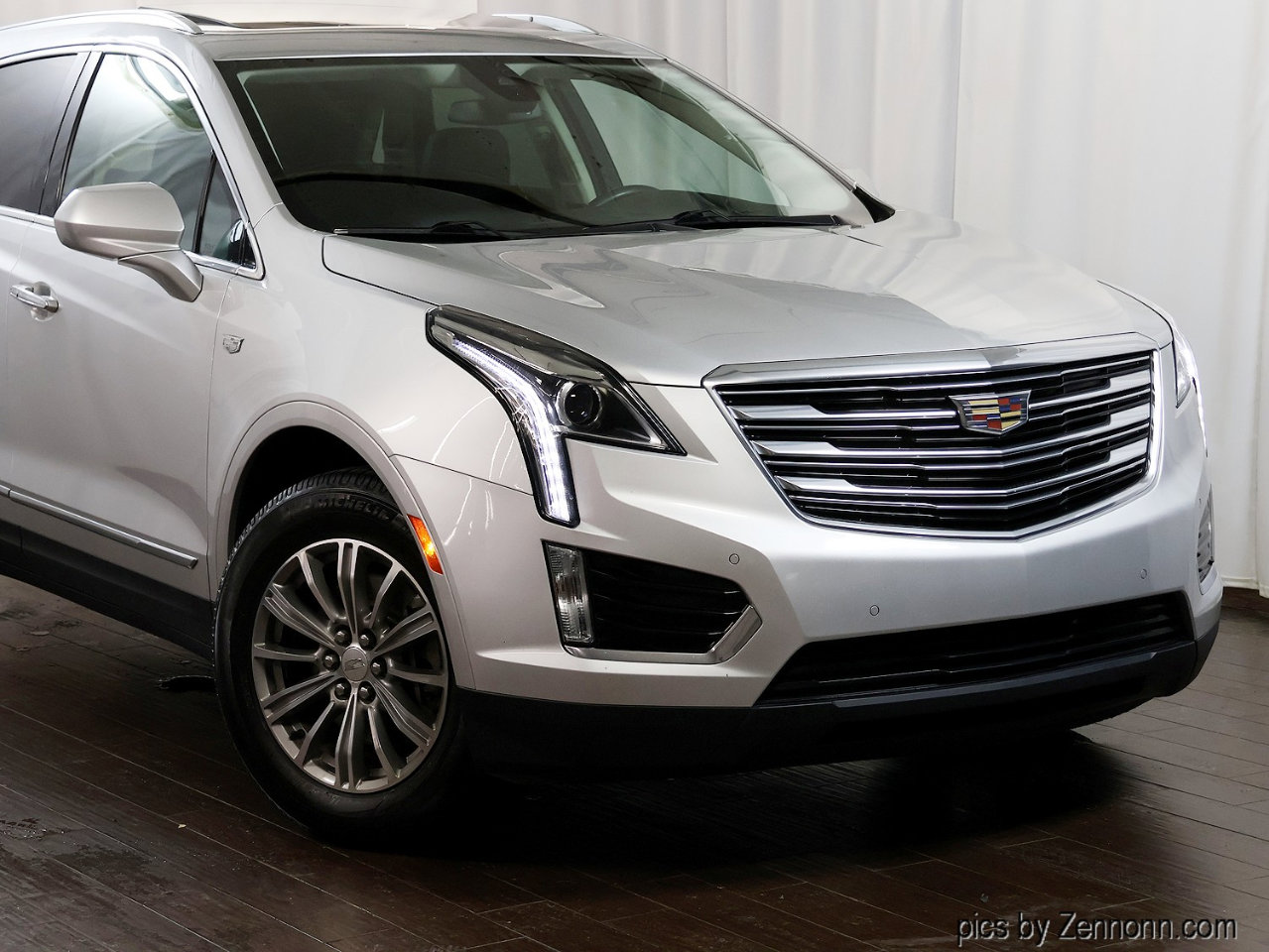 Used 2019 Cadillac XT5 Luxury image 2