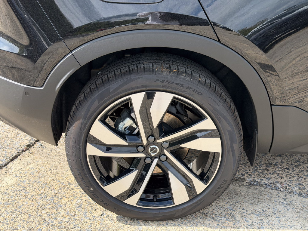New 2026 Volvo XC40 B5 Ultra w/ Protection Package Premier AWD/4WD image 6
